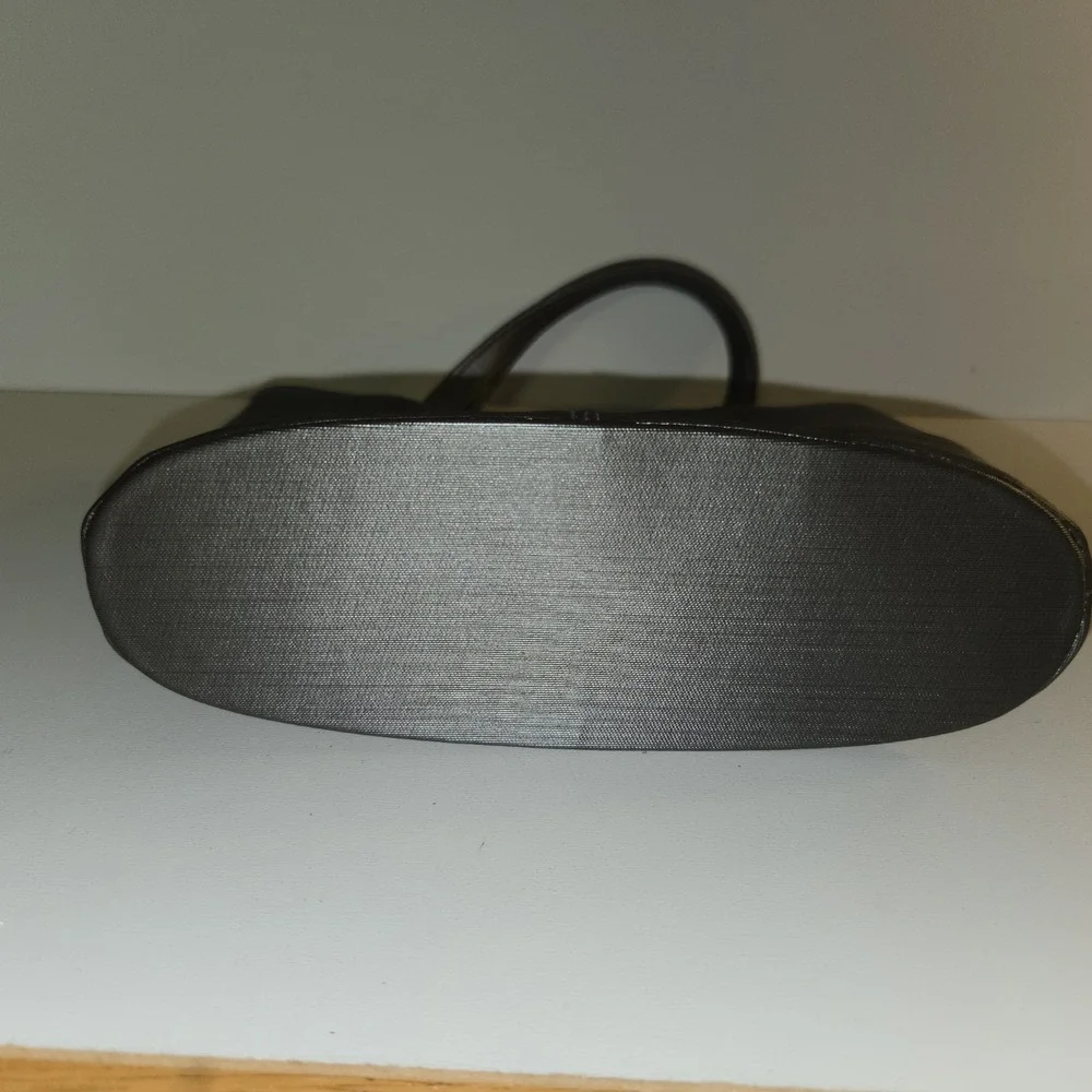 Elizabeth Arden Silver Gray Satin Evening Special Occasion Bag Snap Closure‎